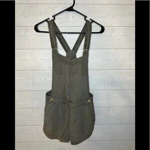 Divided gray Bib shorts with adjustable shoulder straps Size 4
